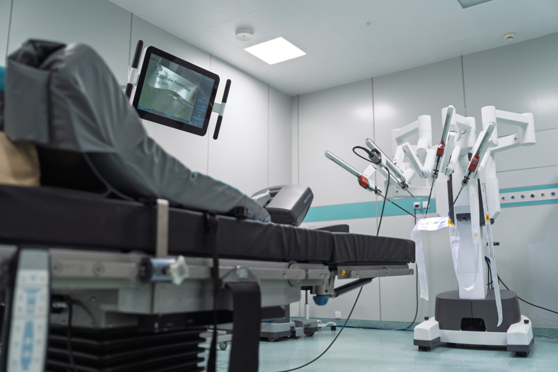 Nowoczesny robot chirurgiczny da Vinci Xi zaczyna pracę w szpitalu w Wejherowie